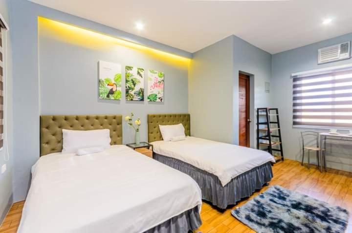 Casa Alberto Of Calapan Town Center Екстер'єр фото