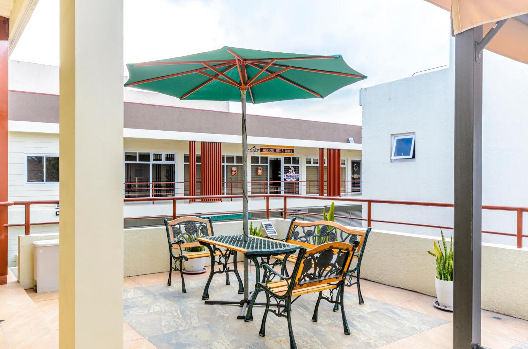 Casa Alberto Of Calapan Town Center Екстер'єр фото