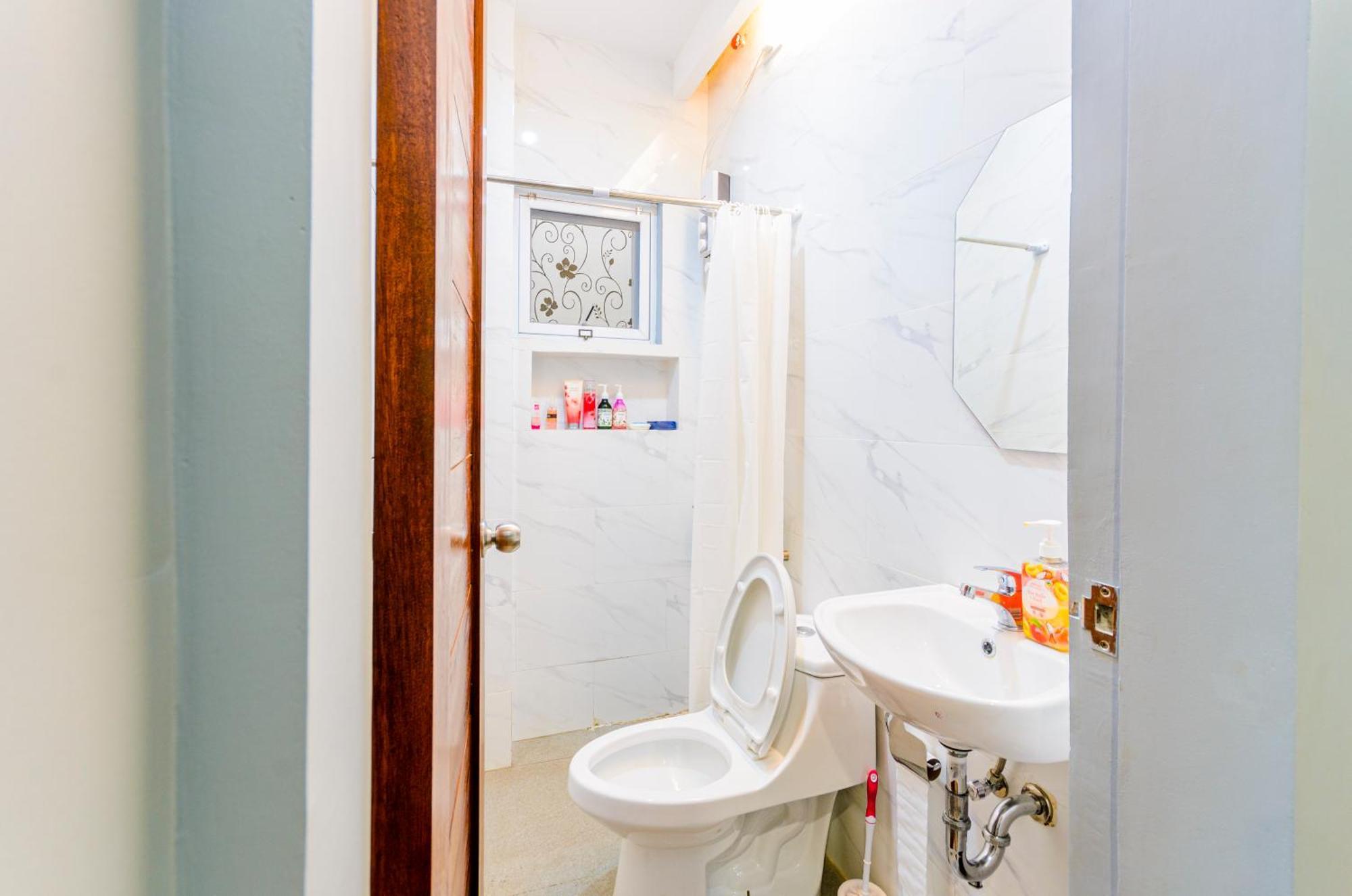 Casa Alberto Of Calapan Town Center Екстер'єр фото