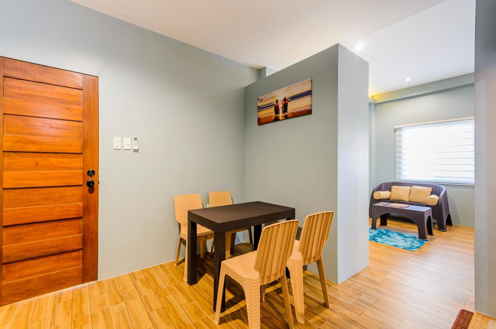 Casa Alberto Of Calapan Town Center Екстер'єр фото